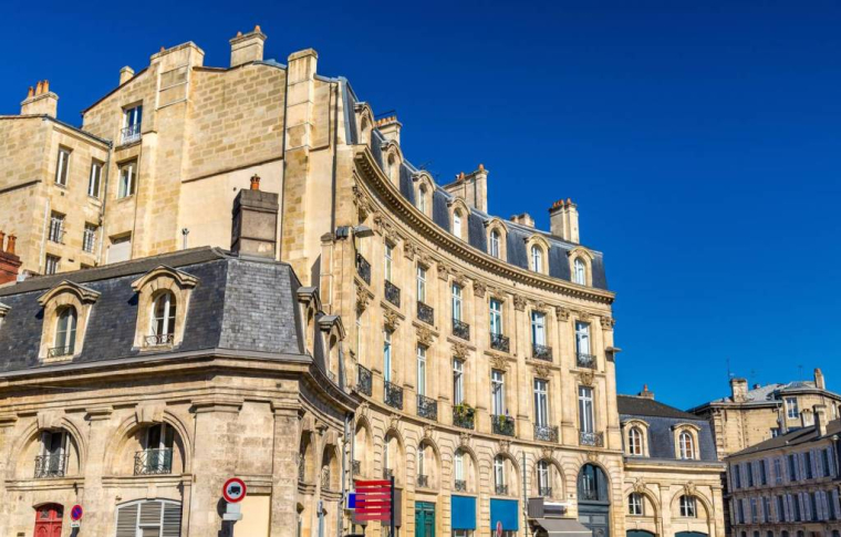 Vers une baisse de l'immobilier dans les grandes villes ? / iStock.com - Leonid Andronov