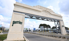 Cette photographie montre l'entrée de l'usine Perrier à Vergèze (sud de la France), le 7 février 2025.  ( AFP / SYLVAIN THOMAS )