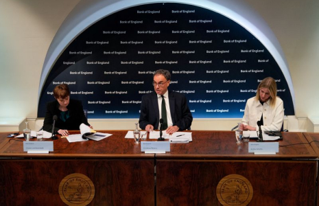 La Banque d'Angleterre tient la conférence de presse du Rapport sur la politique monétaire à Londres