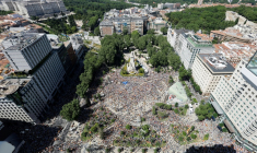Rassemblement lors d'une manifestation convoquée par le parti d'opposition de droite espagnol Parti Populaire (PP) pour protester contre le gouvernement, sur la place d'Espagne à Madrid, le 8 juin 2025 ( AFP / Thomas COEX )