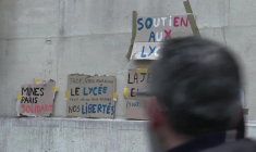 Mouvement lycéen: l'école des Mines bloquée à Paris