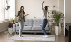 Bien choisir le bon contrat d’assurance habitation en colocation ( crédit photo : Shutterstock )