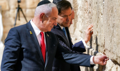 Benjamin Netanyahu et Marco Rubio en visite au mur des Lamentations à Jérusalem, le 14 septembre 2025 ( POOL / Nathan Howard )