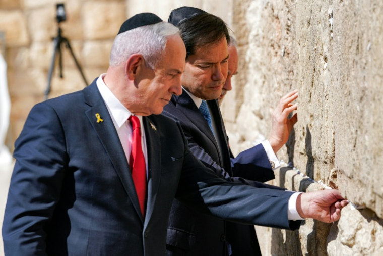 Benjamin Netanyahu et Marco Rubio en visite au mur des Lamentations à Jérusalem, le 14 septembre 2025 ( POOL / Nathan Howard )