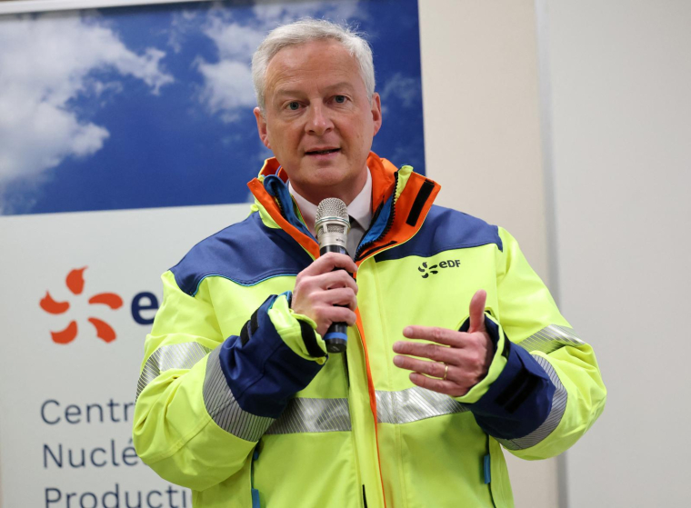 Bruno Le Maire à la centrale nucléaire de Gravelines ce lundi 15 janvier 2024. ( AFP / FRANCOIS LO PRESTI )