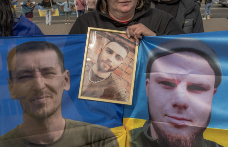 Kiev va récupérer les corps de soldats tombés dans des secteurs tels que Bakhmout ou Avdiïvka ( AFP / ROMAN PILIPEY )