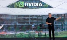 Jensen Huang, PDG de Nvidia, prononce un discours à l'occasion de la célébration des employés de Constellation à Taipei