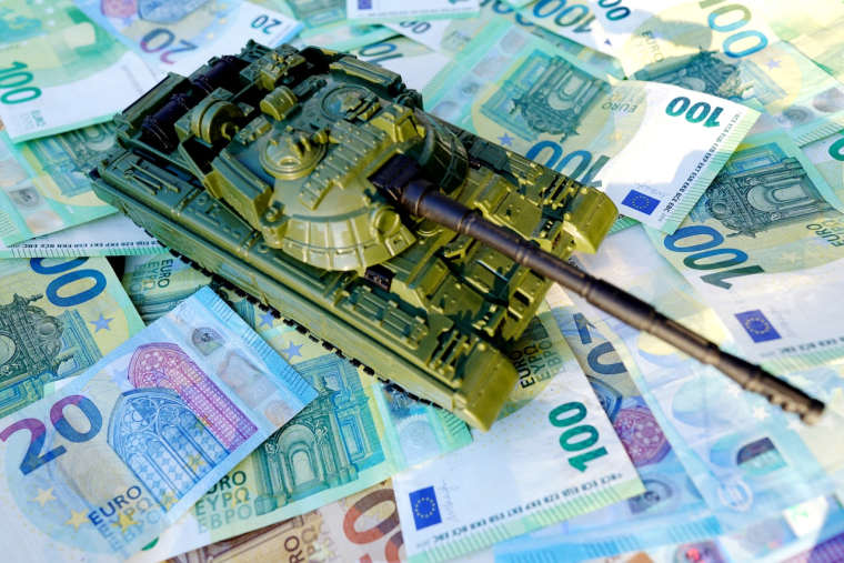 L'Etat peut-il réquisitionner l'épargne des français pour financer la défense ? ( Crédits photo: ©  MaxSafaniuk - stock.adobe.com)