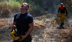Les pompiers espagnols et français sont mis à rude épreuve face à ces immenses incendies de forêt