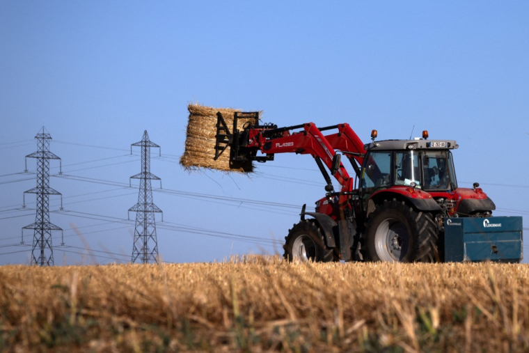 Le gouvernement a présenté lundi 6 mai son plan Ecophyto 2030 visant à réduire de moitié les pesticides. ( AFP / JOEL SAGET )