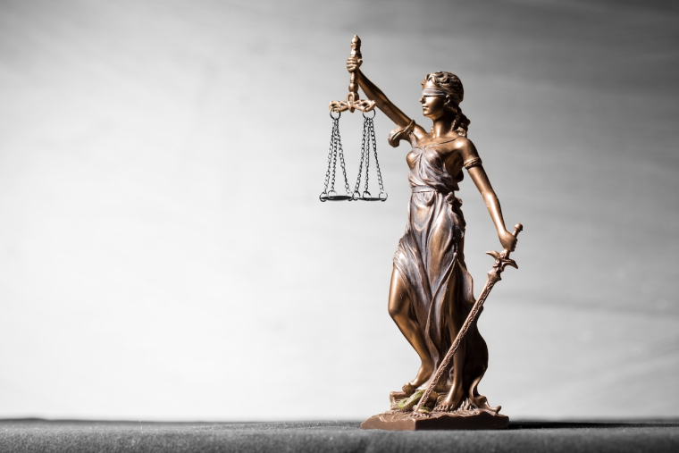 Les tribunaux sont-ils devenus plus s&eacute;v&egrave;res avec les victimes de fraudes bancaires ? ( Cr&eacute;dits photo: &copy; Kaspars Grinvalds - stock.adobe.com)