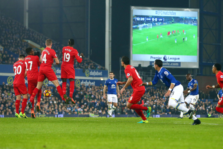Enner Valencia of Everton fires a free kick at the wall during the Premier League match between Everton and Liverpool played at Goodison Park, Liverpool on 19th December 2016 Photo : Oldham / Bpi / Icon Sport   - Photo by Icon Sport