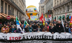 Manifestation à Paris contre l'austérité budgétaire le 2 décembre 2025 ( AFP / Dimitar DILKOFF )