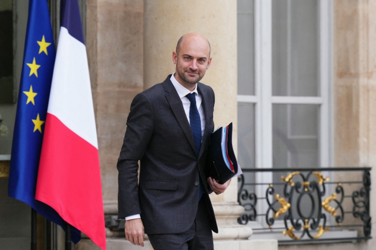 Jean-Noël Barrot à Paris, le 17 décembre 2025. ( AFP / DIMITAR DILKOFF )