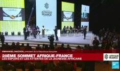 REPLAY : E. Macron débat avec 11 jeunes du continent à l'occasion du Sommet Afrique-France