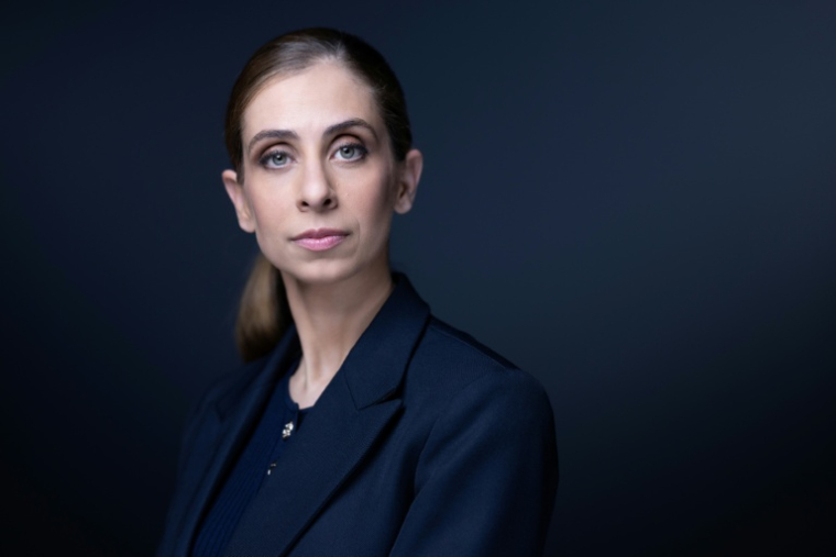 La constitutionnaliste Anne-Charlène Bezzina, le 31 mars 2025 à Paris  ( AFP / JOEL SAGET )