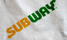 Photo d'illustration d'un logo Subway sur une serviette de table