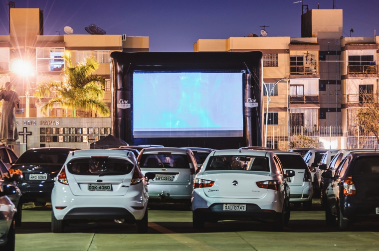 Le grand retour des cinémas en mode Drive-In (Crédits photo : Shutterstock)