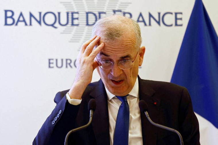 PHOTO DE FICHIER : Le gouverneur de la banque centrale française, Villeroy de Galhau, tient une conférence de presse sur l'état de l'économie