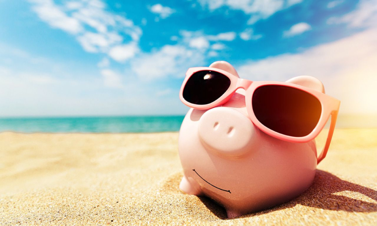 Quelles pistes pour muscler votre budget vacances? (Crédits photo : Adobe Stock -  )