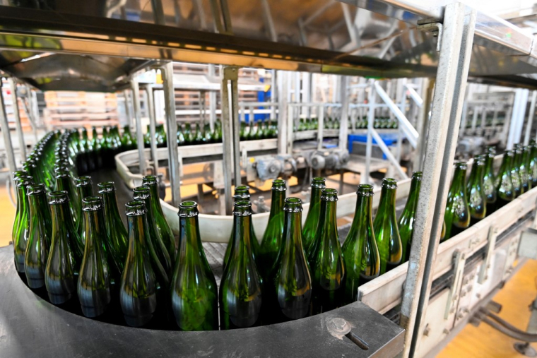 Une usine O-I à Béziers. ( AFP / SYLVAIN THOMAS )