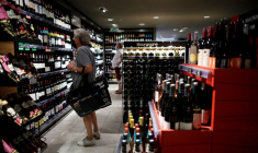 LES DÉCISIONS AMÉRICAINES COÛTERONT PLUS D'UN MILLIARD D’EUROS À LA FILIÈRE DE FRANÇAISE DES VINS ET SPIRITUEUX, SELON LA FEVS