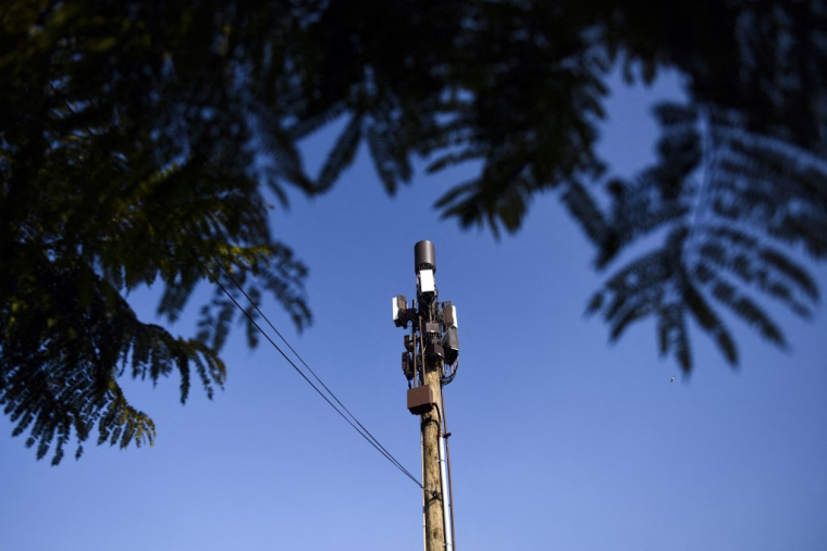 Une antenne-relais. ( AFP / PATRICK T. FALLON )