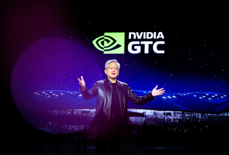 Le patron de Nvidia Jensen Huang, lors de la la conférence annuelle des développeurs GTC à San José en Californie, le 17 mars 2026 ( AFP / JOSH EDELSON )
