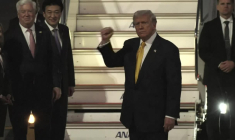 Trump arrive au Japon, deuxième étape de sa tournée en Asie