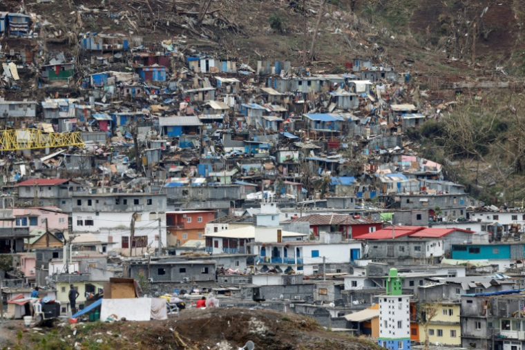 Le quartier informel de Kawéni à Mamoudzou, juste après le passage du cyclone Chido, le 19 décembre 2024 ( POOL / Ludovic MARIN )