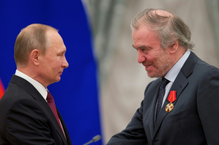 Le chef d'orchestre russe Valeri Guerguiev avec le président Vladimir Poutine lors d'une remise de décoration au Kremlin le 22 septembre 2016 ( POOL / Ivan Sekretarev )