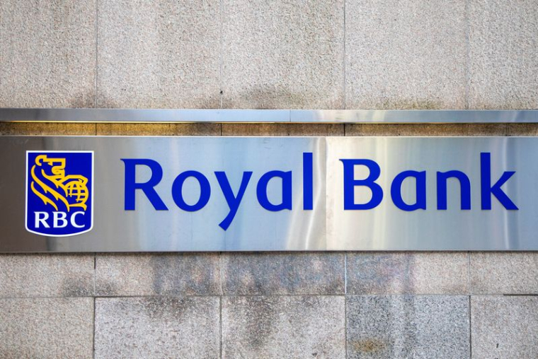 Un panneau de la Banque Royale du Canada à Toronto