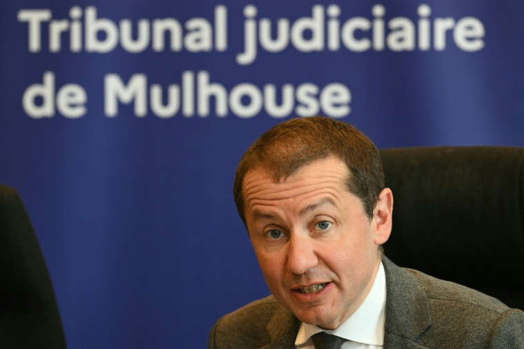 Le procureur de Mulhouse, Nicolas Heitz, lors d'une conférence de presse au tribunal de Mulhouse, le 15 avril 2026 ( AFP / SEBASTIEN BOZON )