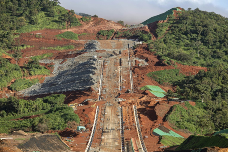 La mine de SimFer, dans la chaîne de montagne de Simandou, dans la région de Nzerekore en Guinée, le 3 septembre 2025 ( AFP / PATRICK MEINHARDT )