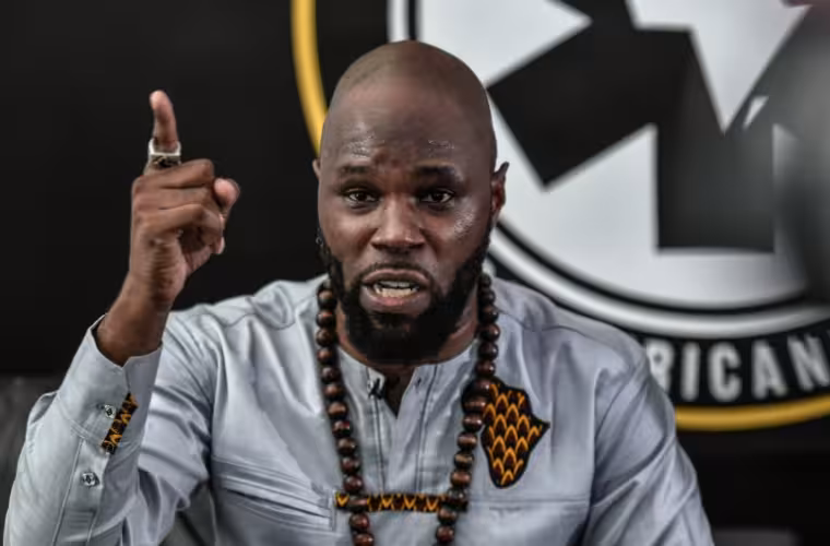 Le Bénin émet un mandat d'arrêt international contre l'influenceur panafricaniste Kemi Seba