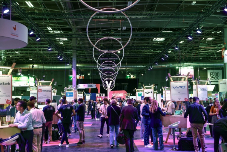 Des visiteurs lors de la 9e édition de VivaTech porte de Versailles, à Paris le 11 juin 2025 ( AFP / Thibaud MORITZ )