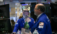 Des opérateurs à la Bourse de New York, le 30 mai 2025 ( AFP / ANGELA WEISS )