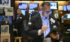Des opérateurs à la Bourse de New York, le 18 juillet 2025 ( AFP / ANGELA WEISS )
