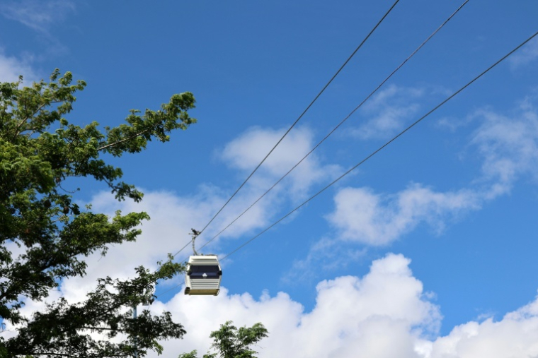 Le téléphérique urbain de Saint-Denis de La Réunion, le 15 mars 2022 ( AFP / Richard BOUHET )