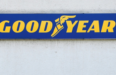 Logo Goodyear à l'usine de Colmar-Berg, le 14 mai 2024. ( AFP / Jean-Christophe VERHAEGEN )