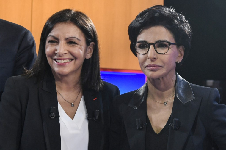 Anne Hidalgo et Rachida Dati à Boulogne-Billancourt, le 4 mars 2020. ( POOL/AFP / BERTRAND GUAY )