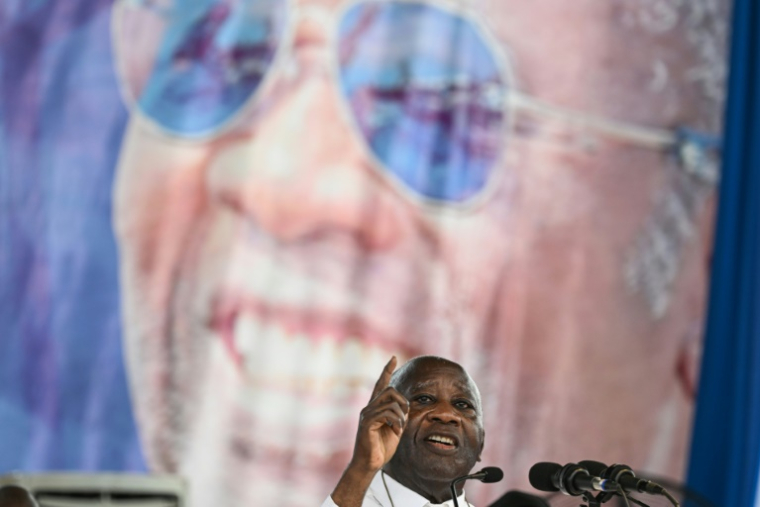 L'ancien président ivoirien Laurent Gbagbo lors d'un rassemblement devant ses supporteurs à Dabou le 12 avril 2025 ( AFP / Issouf SANOGO )