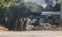 Des soldats israéliens lors d'une opération militaire après qu'un Palestinien s'est retranché dans une maison du village d'Aqraba, au sud de Naplouse, le 8 septembre 2026 en Cisjordanie occupée ( AFP / JAAFAR ASHTIYEH )