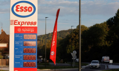 Station-service Esso fermée à Port-Jérôme-sur-Seine, France.