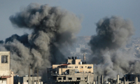 Nuage de fumée au-dessus de Jabalia, dans le nord de la bande de Gaza, après une frappe israélienne le 28 juin 2025 ( AFP / Bashar TALEB )