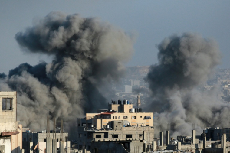 Nuage de fumée au-dessus de Jabalia, dans le nord de la bande de Gaza, après une frappe israélienne le 28 juin 2025 ( AFP / Bashar TALEB )