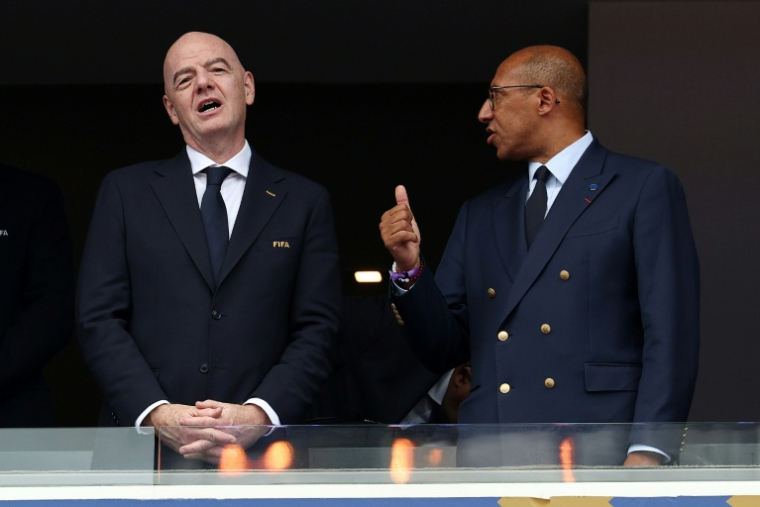 Le président de la Fifa Gianni Infantino (g) et le président de la Fédération française de football Philippe Diallo à Philadelphie, le 22 juin 2026 en Pennsylvanie ( AFP / FRANCK FIFE )
