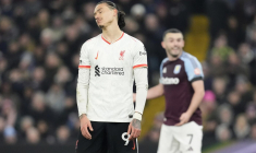 Arne Slot dézingue Darwin Núñez