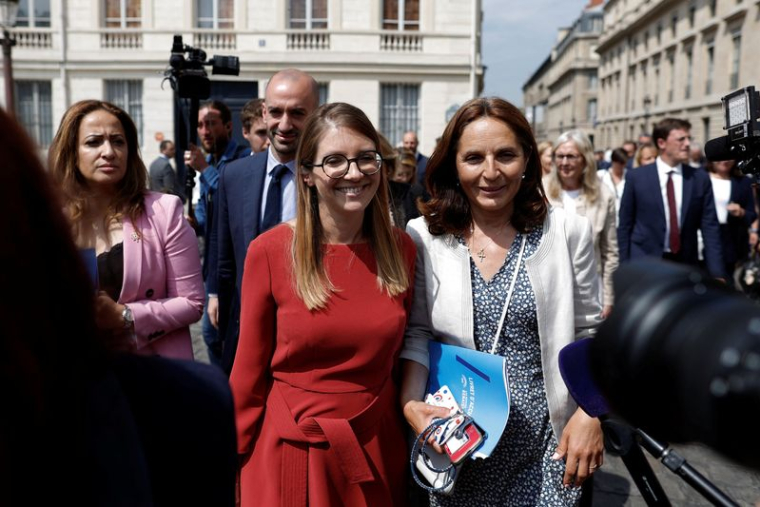 BERGÉ VEUT INSCRIRE LE DROIT À L'IVG DANS LA CONSTITUTION