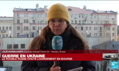 Guerre en Ukraine : le rouble russe chute lourdement en bourse